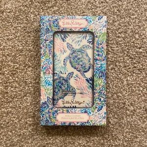 Lilly Pulitzer - Printed mobile charger